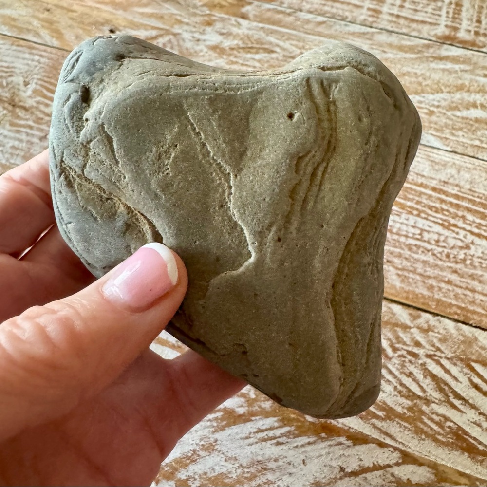 Natural ♥️Big Heart Shaped Beach Rock♥️ ~4.5” x 3.5” Love Stone Lucky Valentine